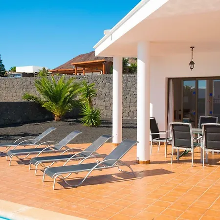 Blancas Playa Blanca (Lanzarote)